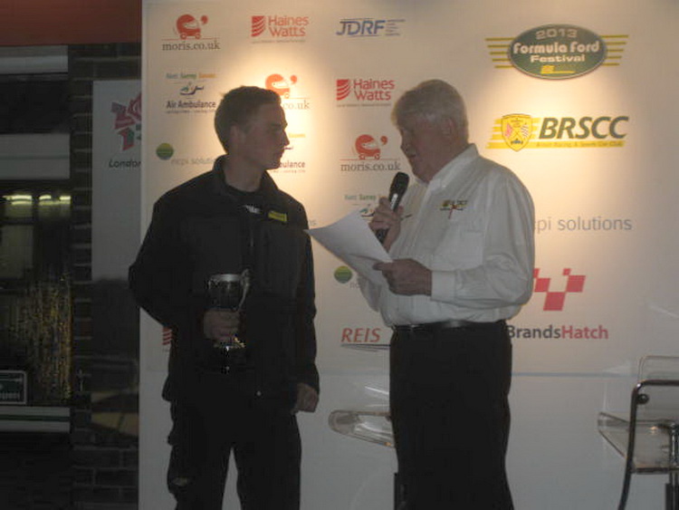 Efter løbet blev Frederik Schandorff interviewet af banens speaker - Brian Jones
(Foto: CF Racing)